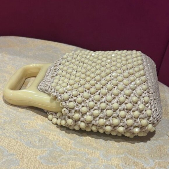 CREAM RAFFIA Beaded Clam Shell Lucite Handle BAG - Picture 6 of 8